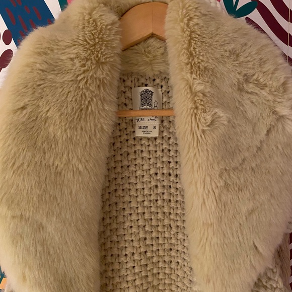 Gorgeous Boho sweater vest - Picture 4 of 4